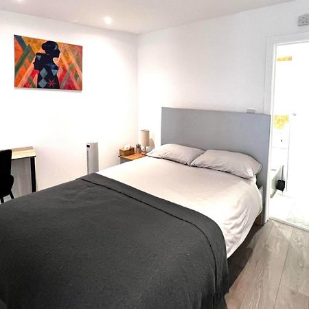 Modern Studio Apartment With Free Wifi London Ngoại thất bức ảnh