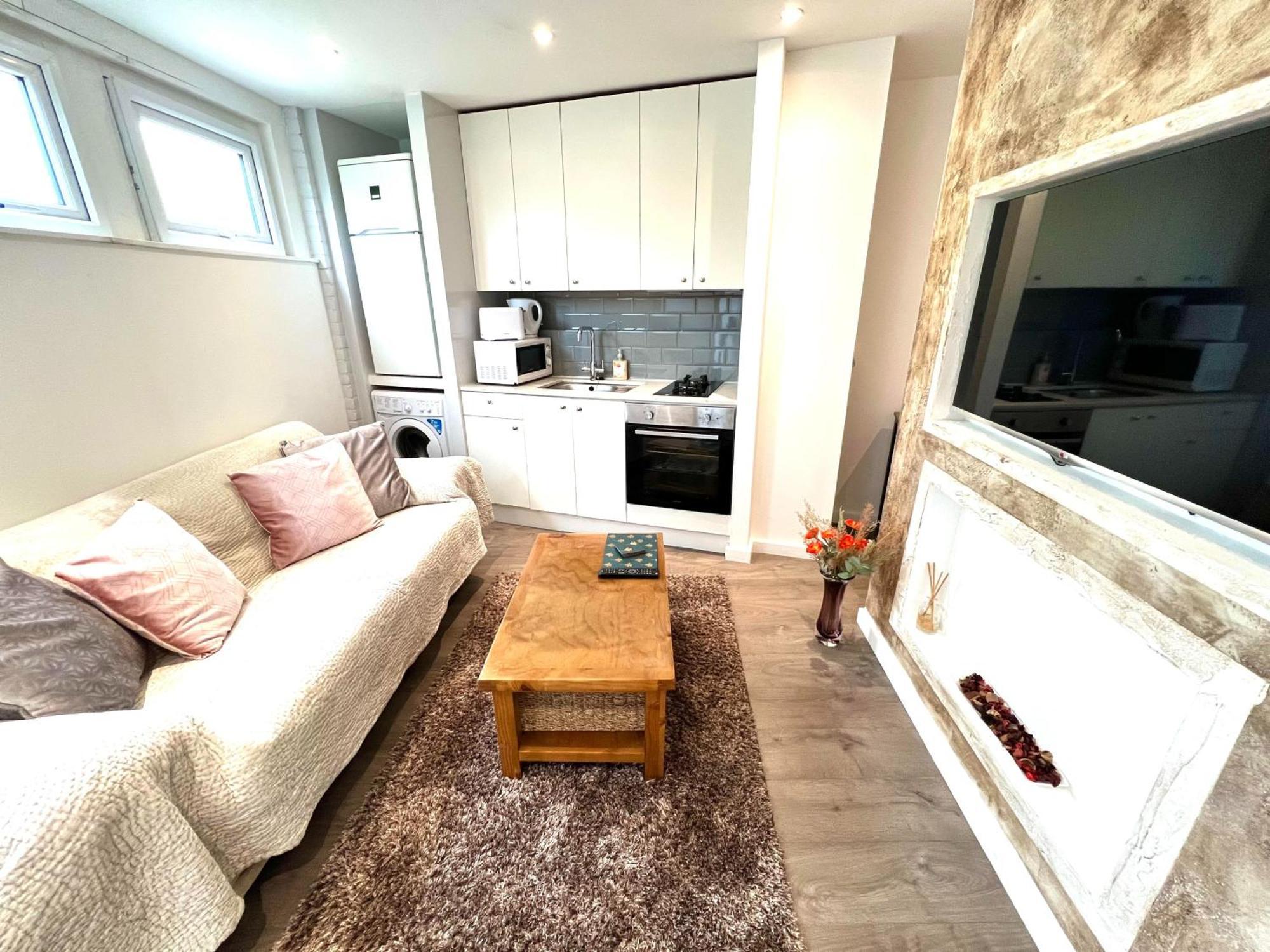Modern Studio Apartment With Free Wifi London Ngoại thất bức ảnh