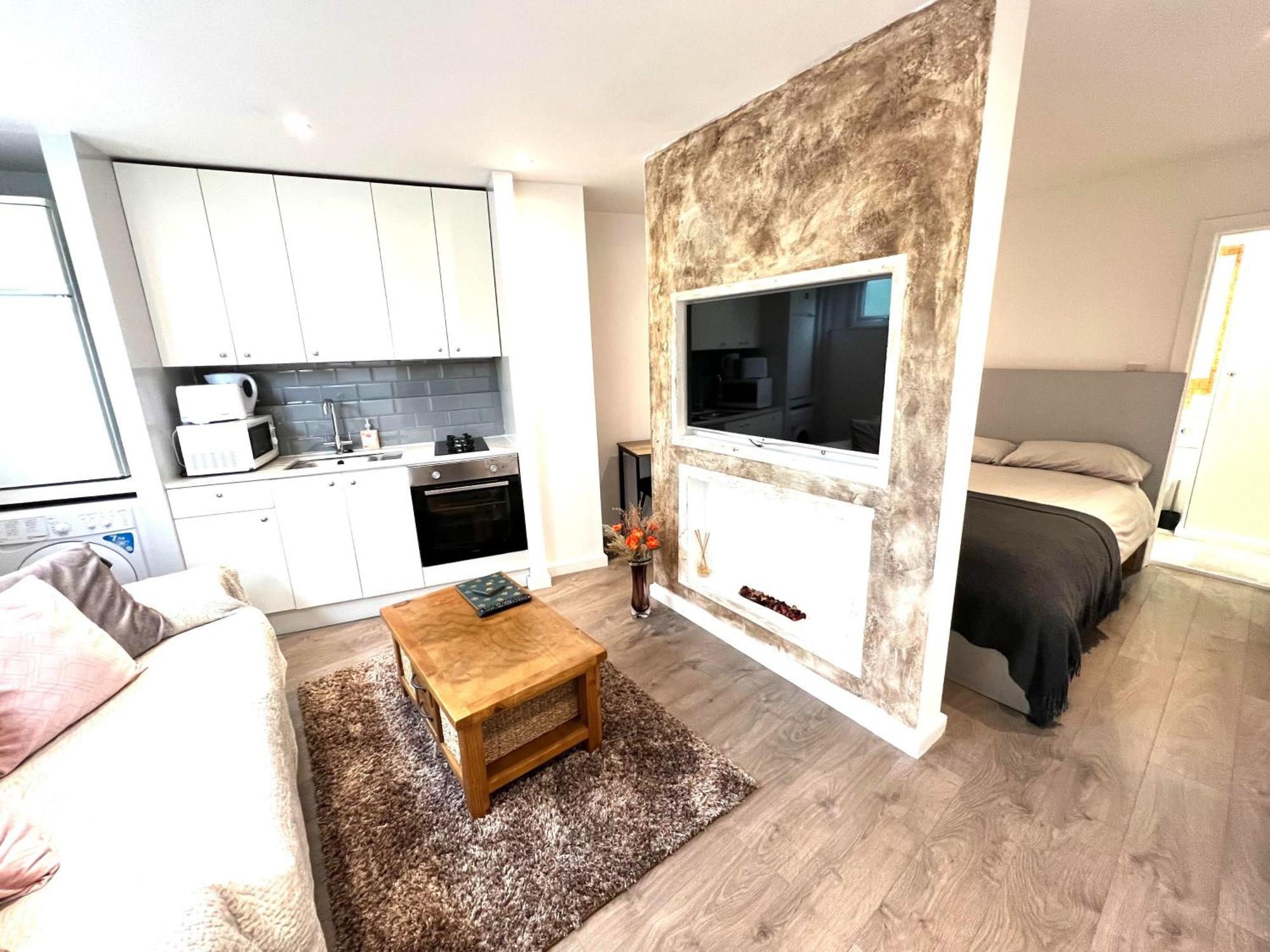Modern Studio Apartment With Free Wifi London Ngoại thất bức ảnh